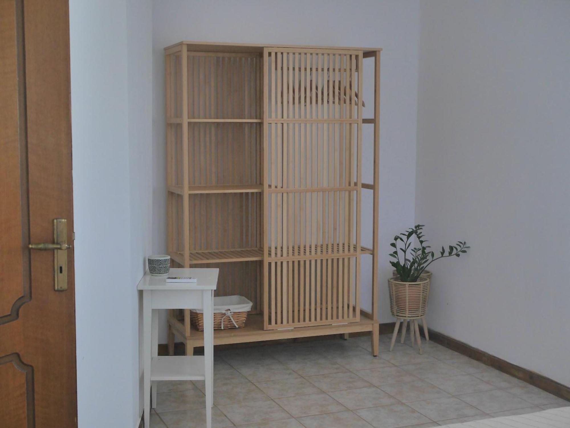 Modern - Crete *